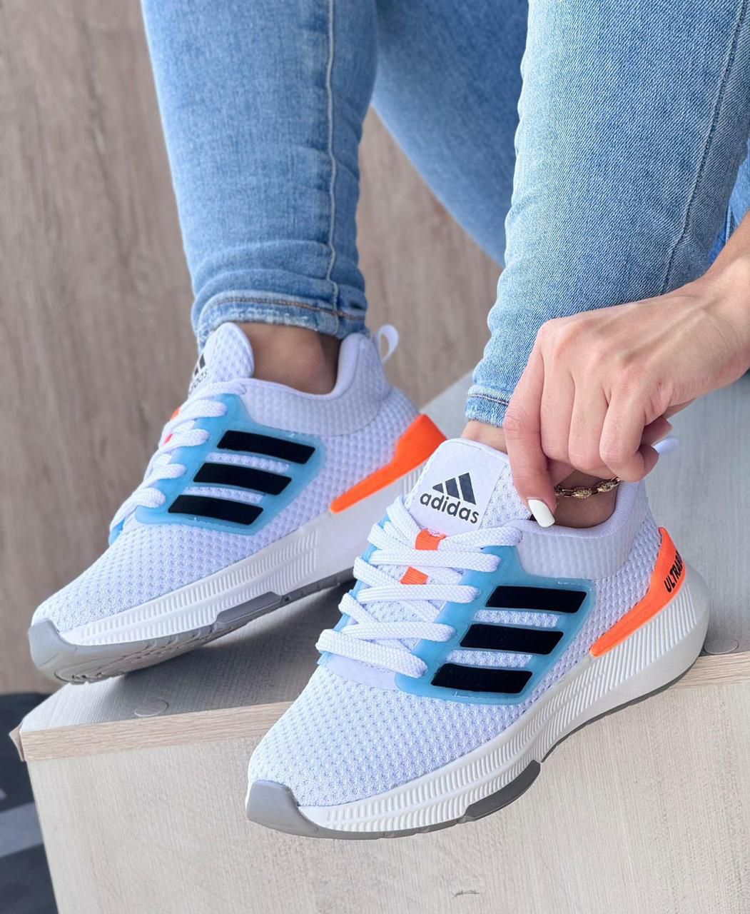 ADIDAS UltraBoost DESCUENTO – Michell Shoes - Main Image